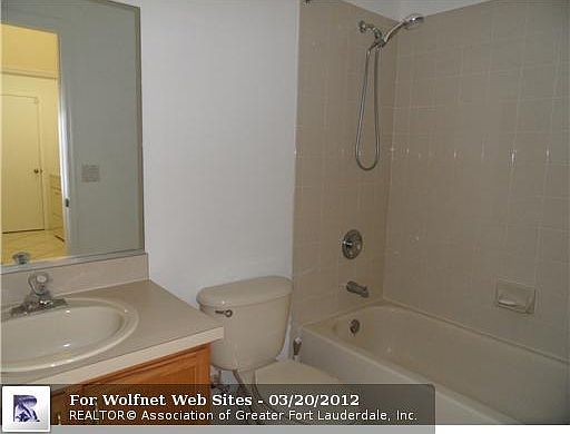 3rd image of 2460 SW 102nd Ave