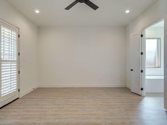 4th image of 3804 128th St