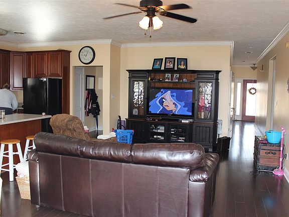 3rd image of 374 Lochmere Dr