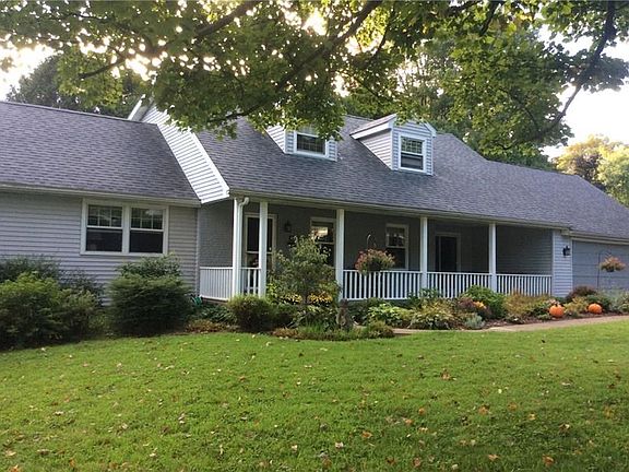 3rd image of 453 Laury Ln