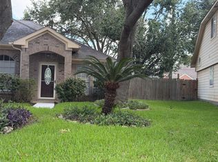 15318 Inks Lake Dr, Sugar Land, TX 77498