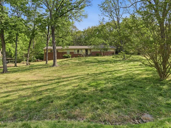 1318 Burton Valley Rd, Nashville, TN 37215