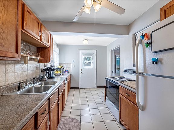 5th image of 1540 NE 48th Court
