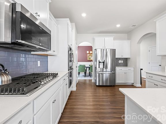 5th image of 12111 Bishop Castle Dr