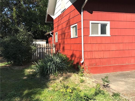 2nd image of 811 Lewis Street