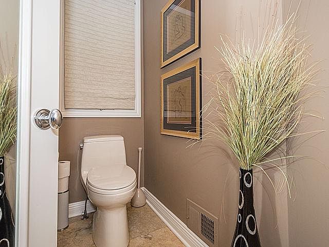 1st image of 370 Meadow Creek Dr