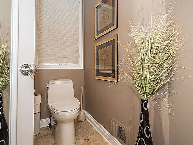 370 Meadow Creek Dr photo 1