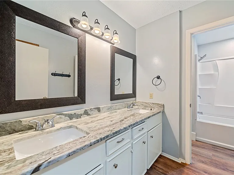 2445 Cricket Hollow St — Photo 33