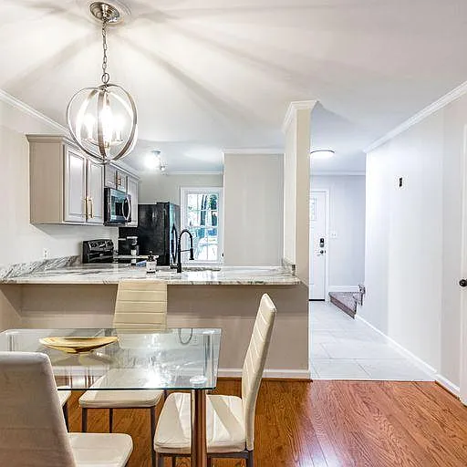 2 bed, 2.5 bath, $2,800 — Photo 3