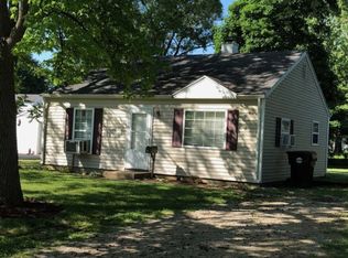 1112 Sunset Dr, Rantoul, IL 61866