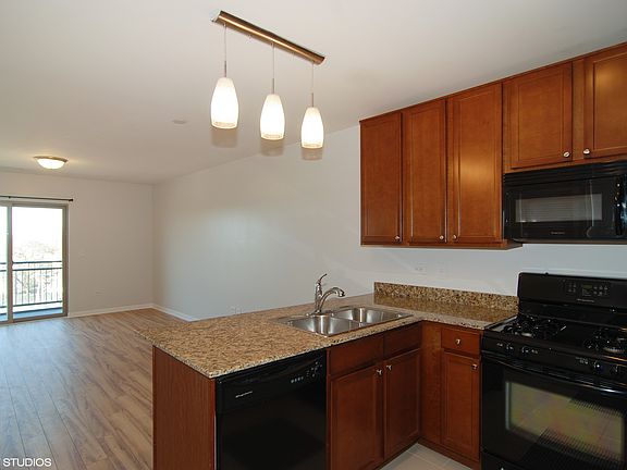 5th image of 3200 Oak Park Ave Unit 404