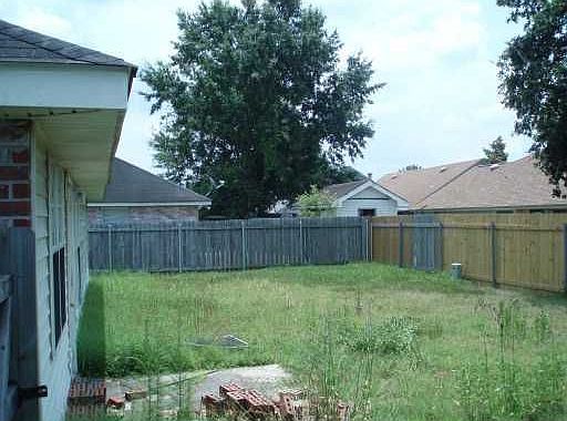 3rd image of 2217 Greenwood Dr