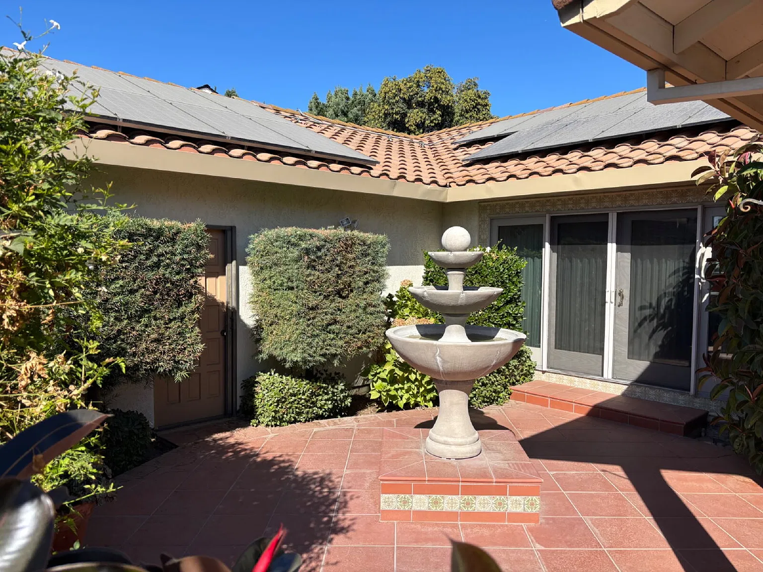 3 bed, 2.5 bath, 2080 sqft, $3,800 — Photo 2