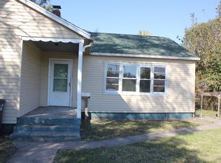 1135 E Fairchild St, Danville, IL 61832