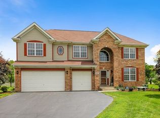 1487 Essex Dr, Hoffman Estates, IL 60192