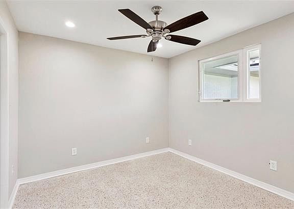 3rd image of 315 Centanni Ln