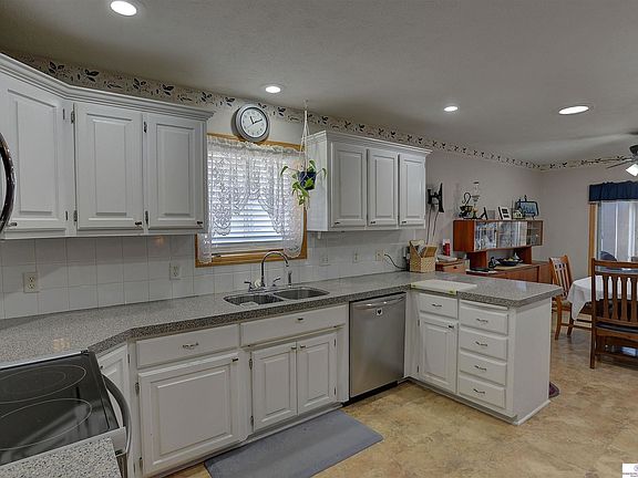 5th image of 723 Grenoble Dr