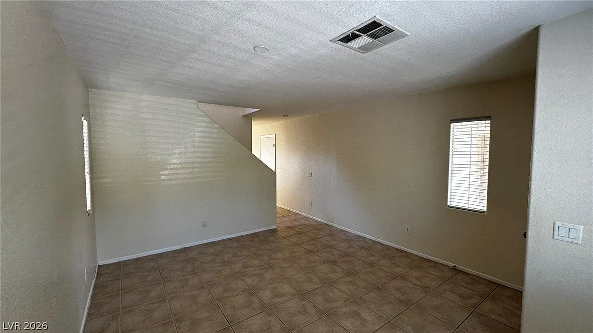 2 bed, 2.5 bath, 1435 sqft, $1,698 — Photo 3