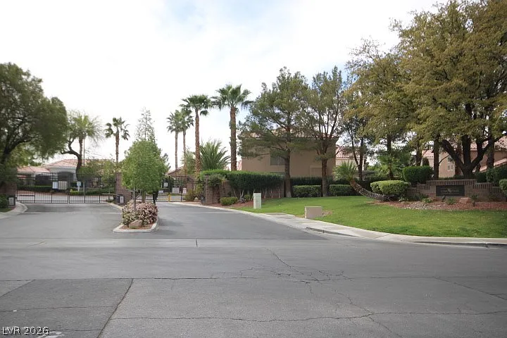 947 Whispering Grove Ave — Photo 3