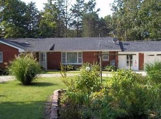 13035 Cedar Hills Dr, Burlington, IA 52601