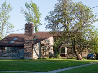 1075 N Forest Rd, Williamsville, NY 14221