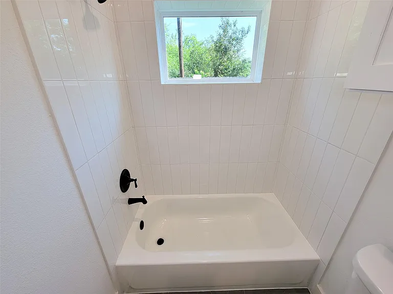 7705 Earl Rudder Way — Photo 33