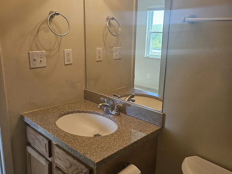 310 Main St #4 — Photo 17