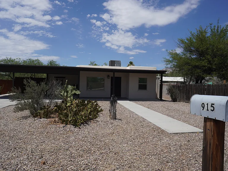 915 E Pastime Rd — Photo 2