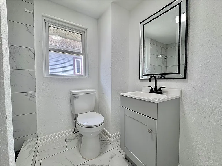 27 Norwood St #4 — Photo 9