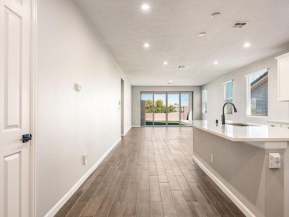 3rd image of 3305 Wolf Tail Loop