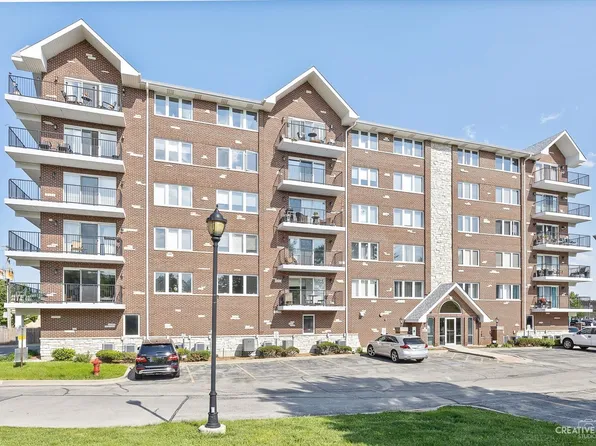 8010 River Walk Dr APT 3E, Lyons, IL 60534