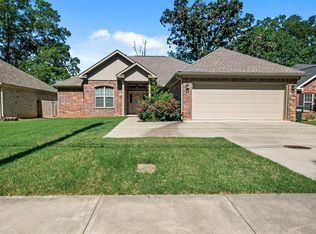 1165 Country Club Rd, Conway, AR 72034