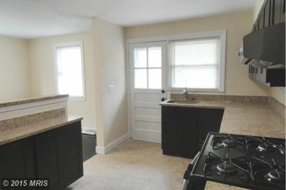 Open Concept Between Kitchen and Dining Room