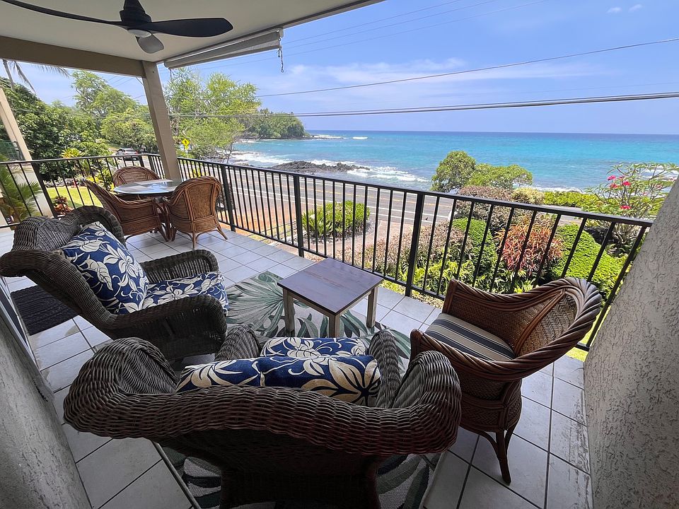 Lanai with patio furniture