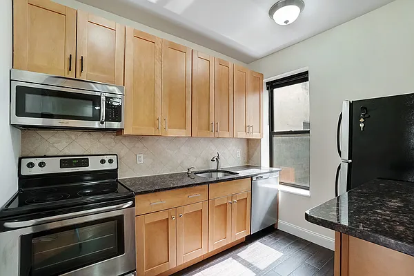 Rented by Compass | media 9