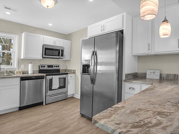 5th image of 12 Granger Dr #1-5