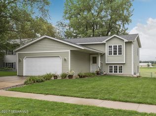3834 Strathmore Ln SE, Rochester, MN 55904