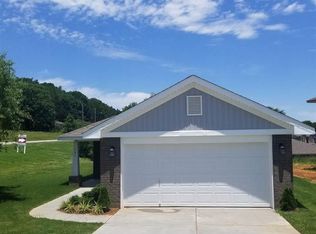 101 Valleyside Dr, Huntsville, AL 35810