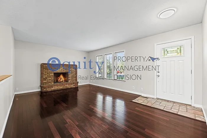 7102 E Brookhill Dr — Photo 2