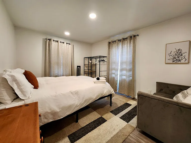 215 West Ave — Photo 15