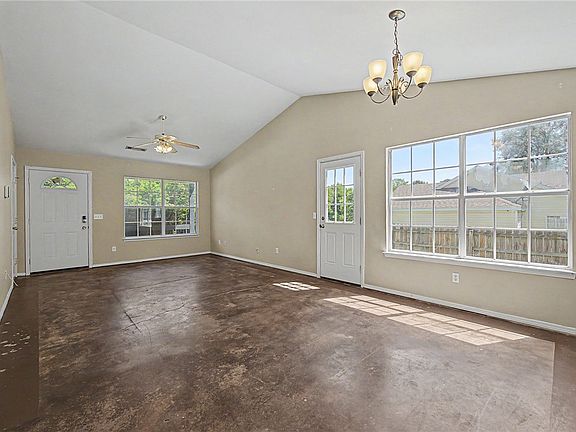 4th image of 3103 W Woodridge Dr