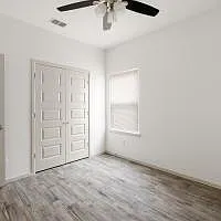 443 Medina Ln #3 — Photo 5