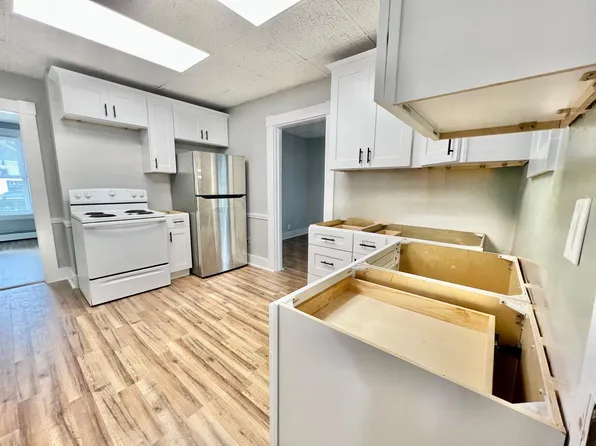 94 Main St APT 2, North Andover, MA 01845