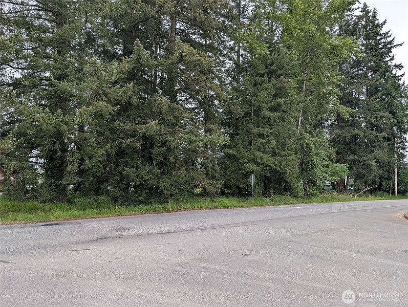 3rd image of 18501 Smokey Point Boulevard