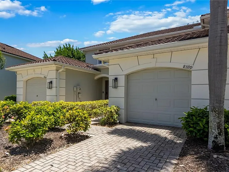 8599 Athena Ct — Photo 2