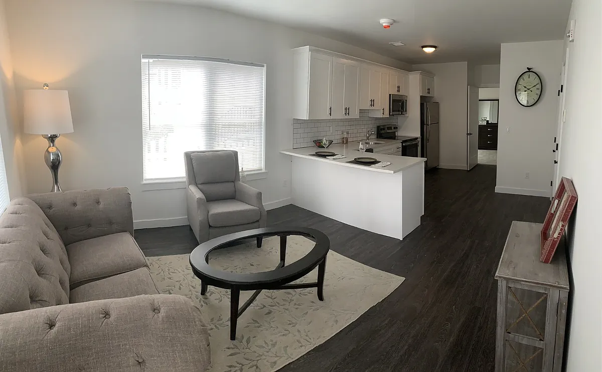 Building Photo - 64 Park Ave #2C