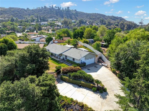 26305 N Broadway, Escondido, CA 92026