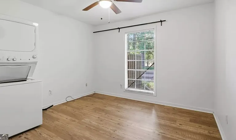 6851 Roswell Rd — Photo 4