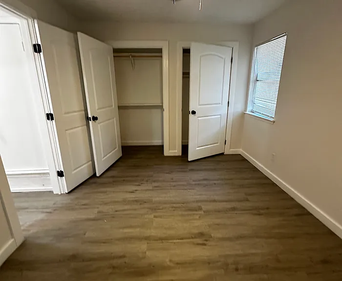 2463 Fort Worth St — Photo 24