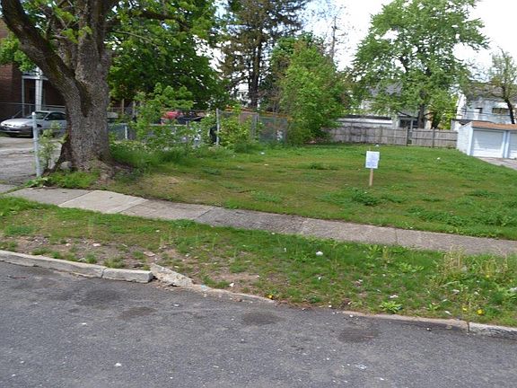 3rd image of 13115 Rexwood Ave